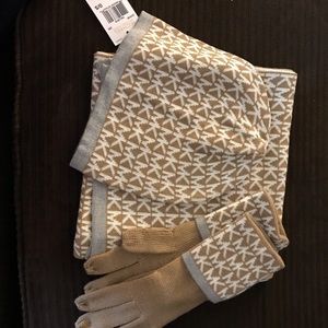 Micheal Kors scarf, hat, gloves box set
